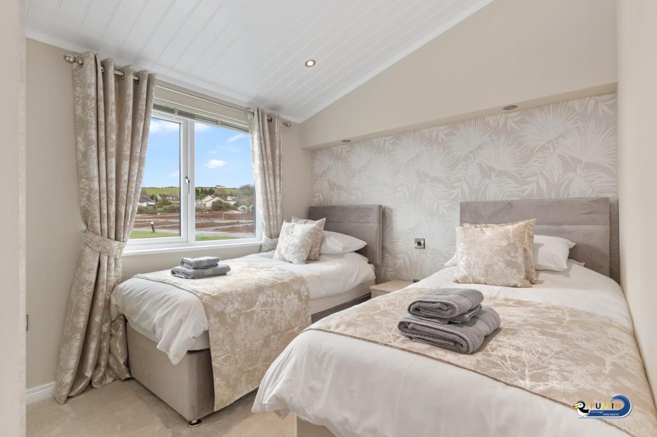 Valley View Lodge - Luxury Lodge, Hot Tub, Close To Beach Penally Exterior photo
